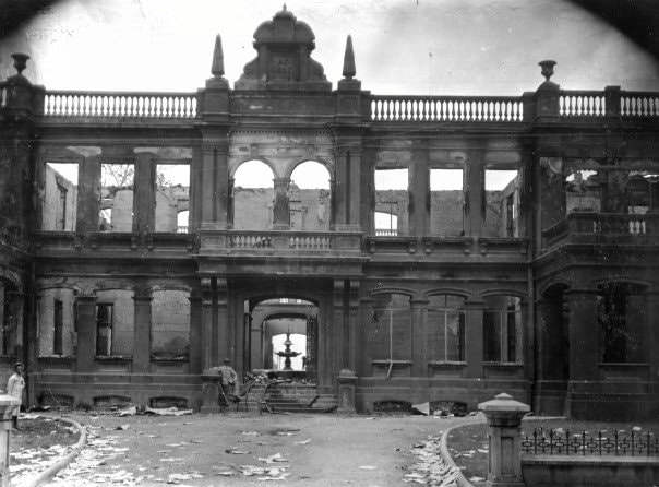 The Red House 1903. -Central Part  -Papers in foreground were thrown there from the offices by mob before the building was fired.jpg 
